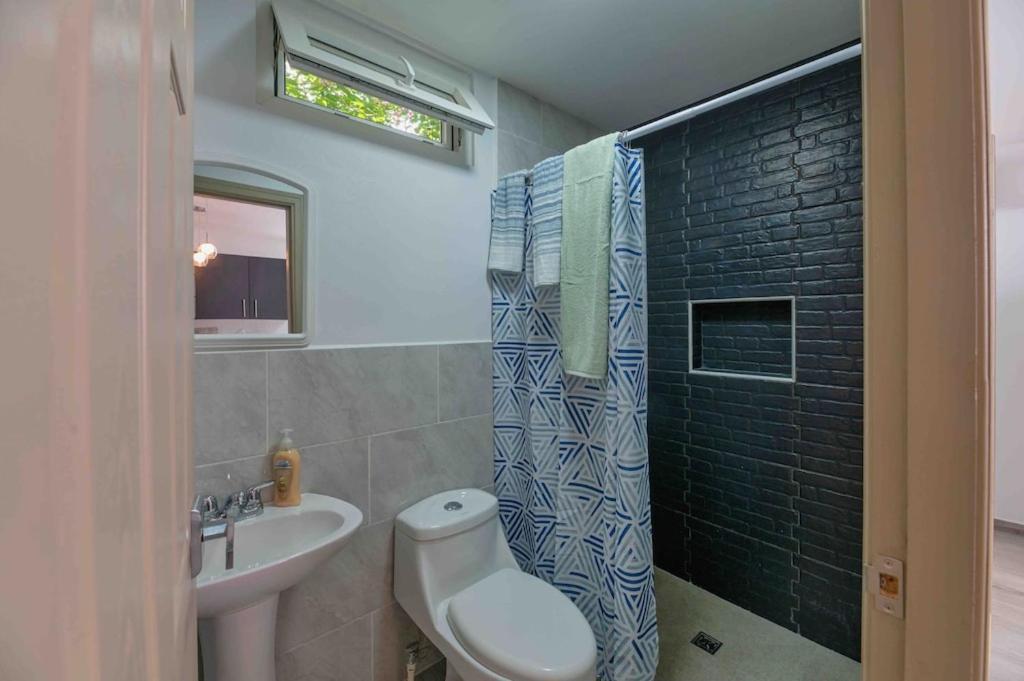 ווסט אנד Cozy Beach Villa At The Shores 5 Minutes From The Beach מראה חיצוני תמונה