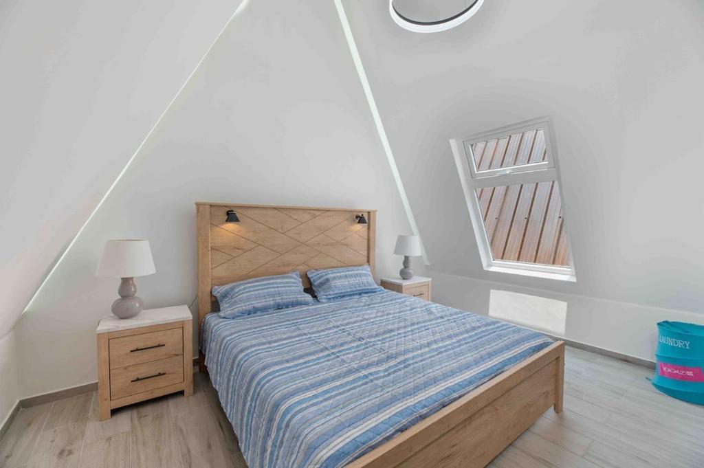 ווסט אנד Cozy Beach Villa At The Shores 5 Minutes From The Beach מראה חיצוני תמונה