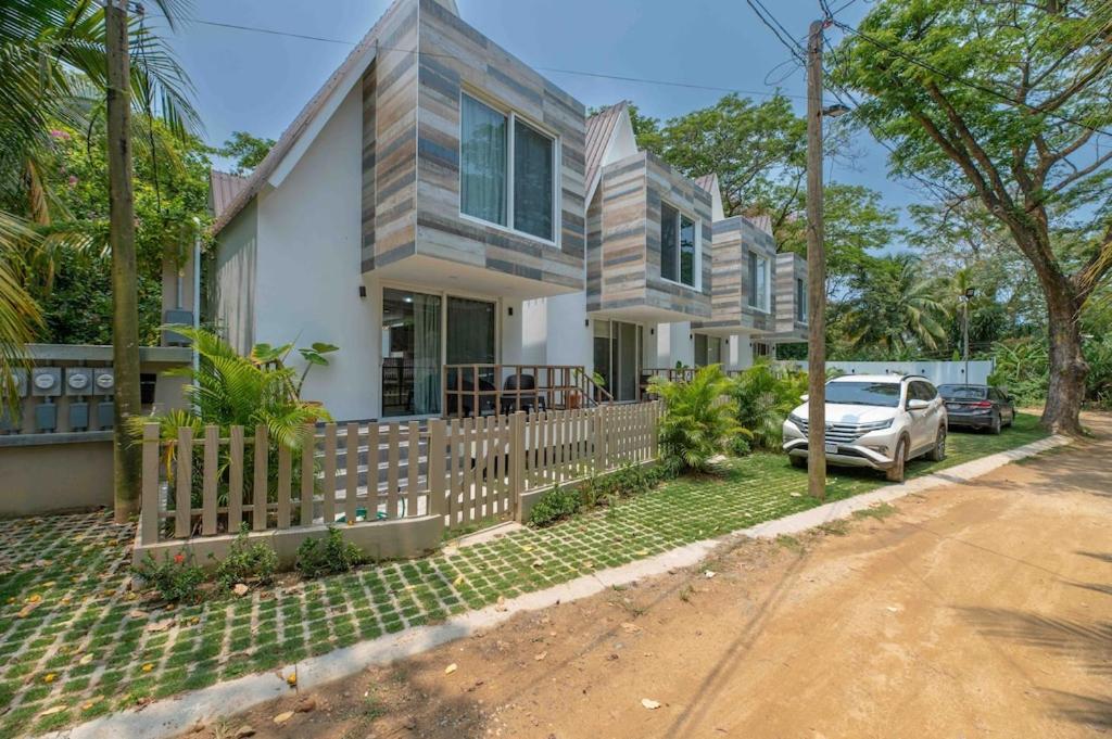 ווסט אנד Cozy Beach Villa At The Shores 5 Minutes From The Beach מראה חיצוני תמונה