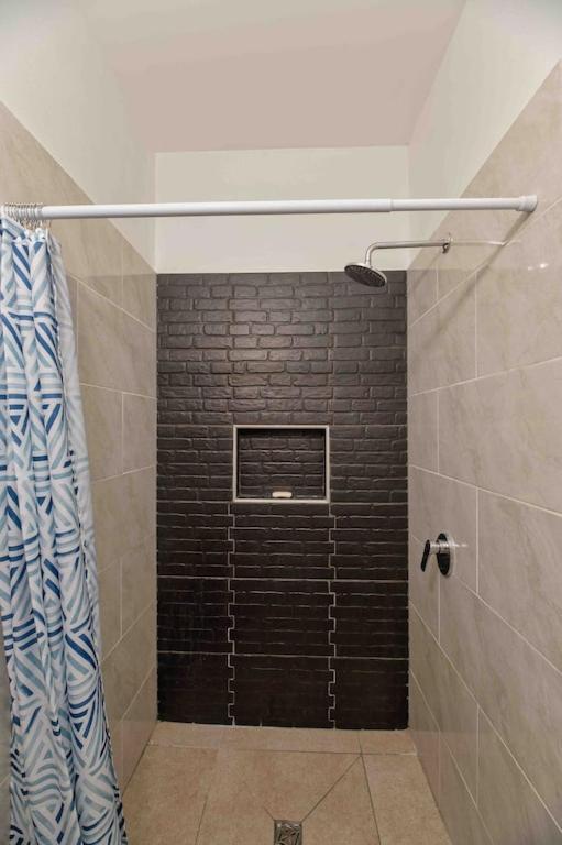 ווסט אנד Cozy Beach Villa At The Shores 5 Minutes From The Beach מראה חיצוני תמונה